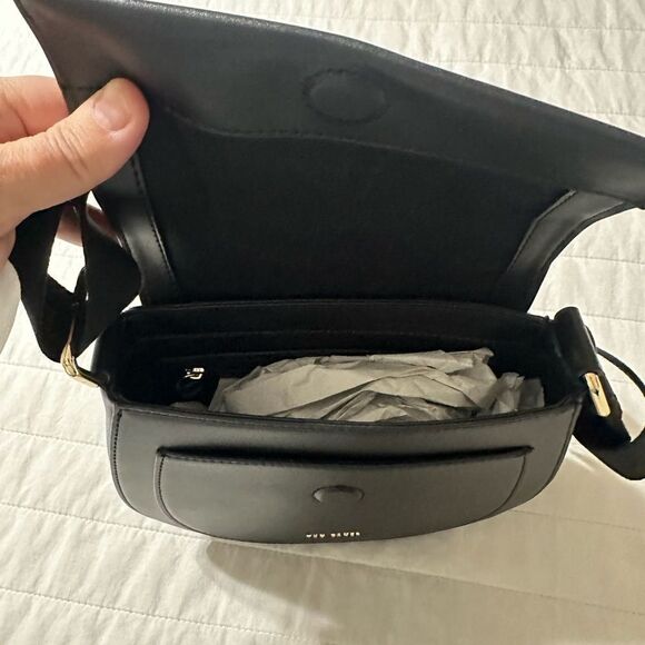 Additional pic Ted B Black Darcell Front Flap Wide Strap Leather Crossbody - Picture 5 of 7